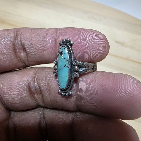 Vintage J. Bell Sterling Silver Navajo Turquoise Ring Size 7 Weighs 4 Grams - Picture 5 of 10